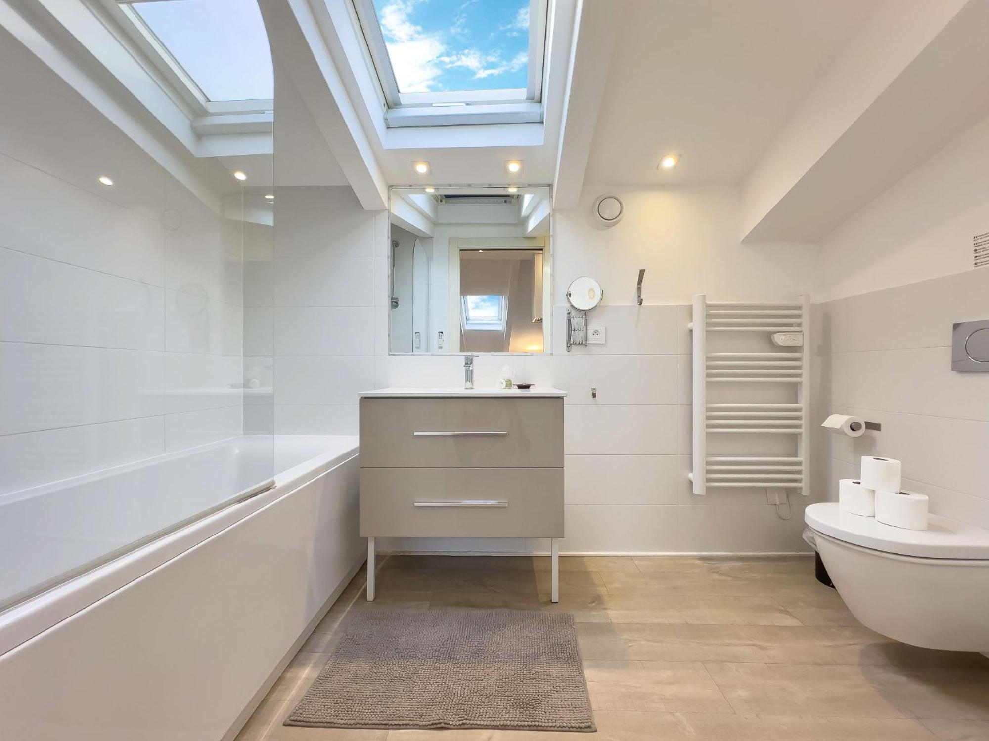 Tony Allard By Winsome Destination 4b Apartment Cannes